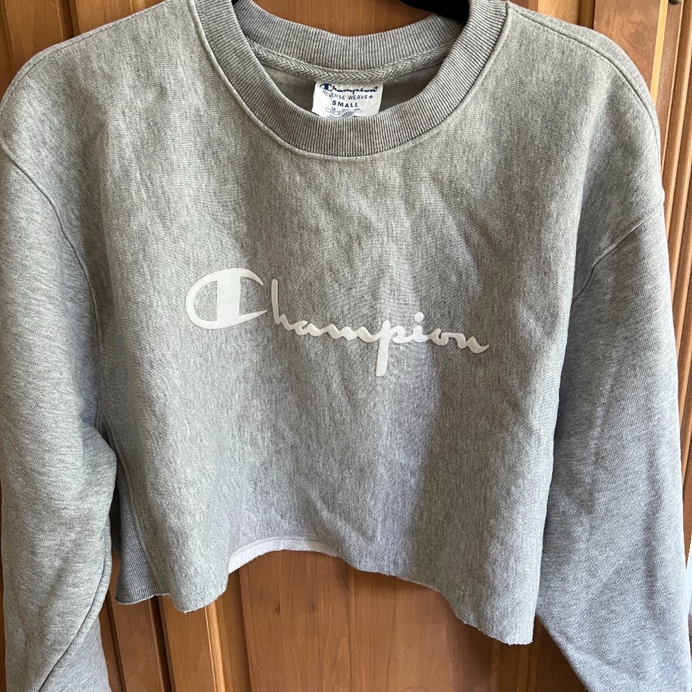 Champion Cropped Sweatshirt - Women's Size Small